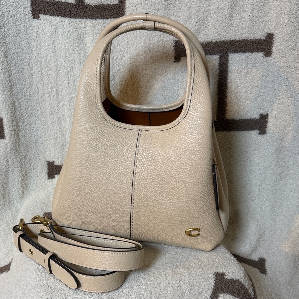 Coach Lana Shoulder Bag 23